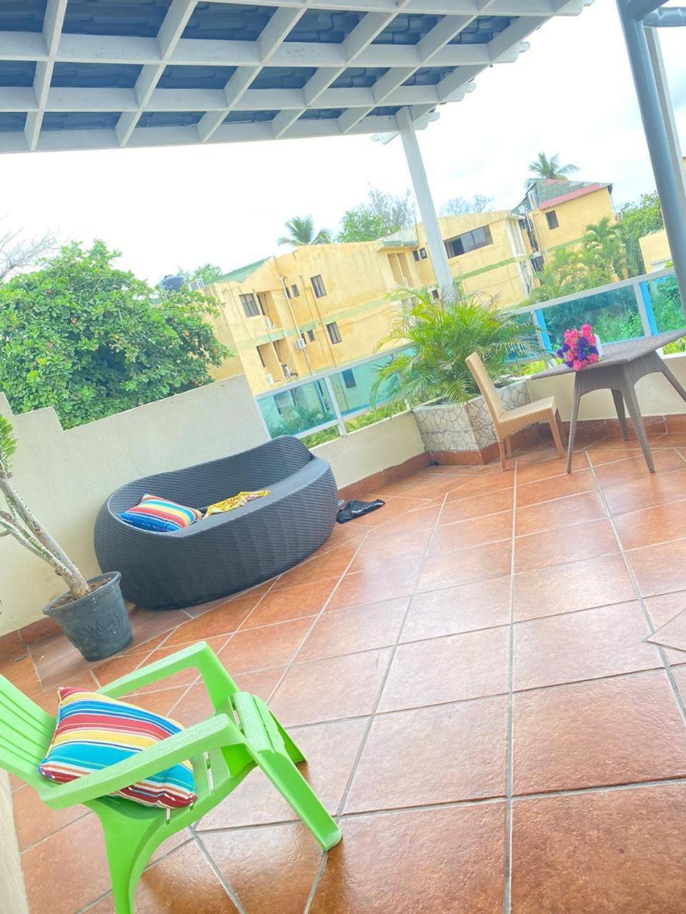 D' Franchesis Hostal Juan Dolio Exterior photo